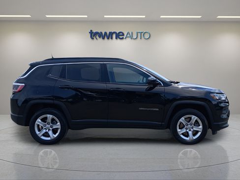 Used 2023 Jeep Compass Latitude AWD/4WD image 8
