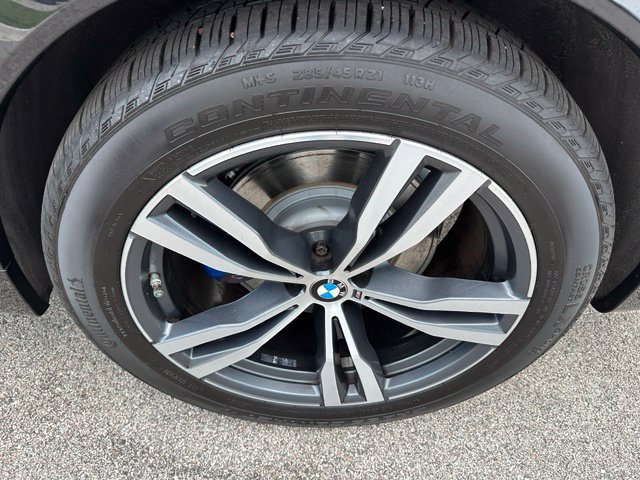 Used 2024 BMW X7 xDrive40i w/ M Sport Package AWD/4WD image 8
