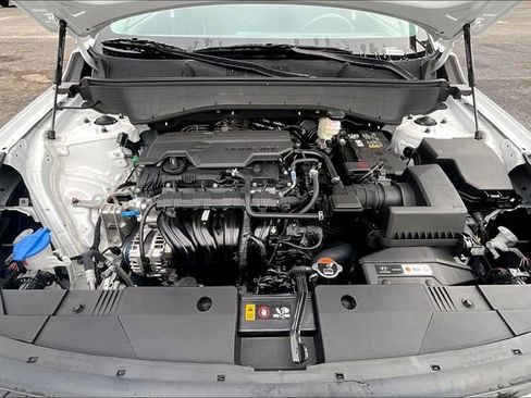 New 2026 Hyundai Kona SE image 11