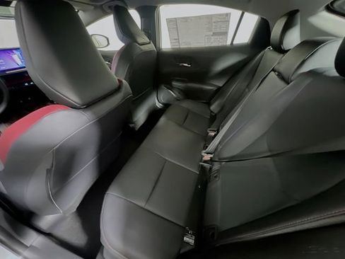 New 2025 Toyota Prius Plug-In Hybrid image 26