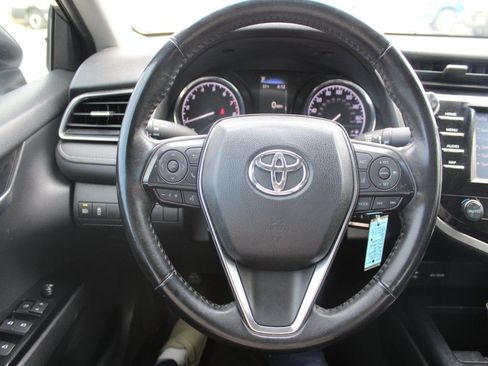 Used 2019 Toyota Camry SE image 15