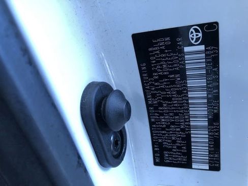 Used 2023 Toyota Corolla LE image 31