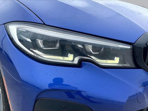Used 2020 BMW 330i Sedan w/ M Sport Package RWD image 26