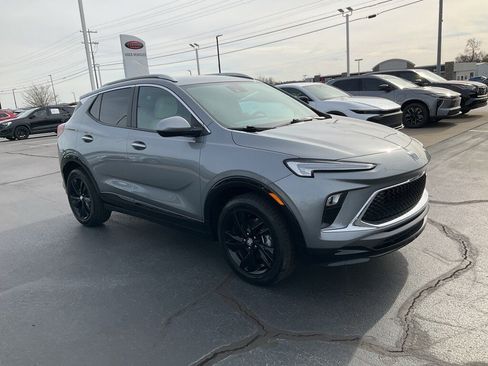 Used 2024 Buick Encore GX Sport Touring image 20