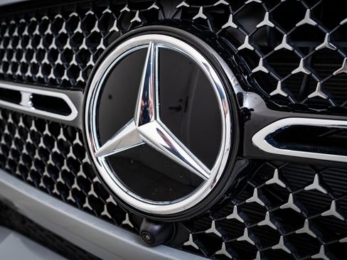 New 2026 Mercedes-Benz GLE 350 4MATIC image 3