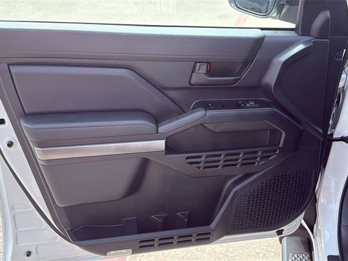 Used 2025 Toyota 4Runner SR5 image 12