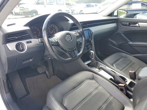 Used 2020 Volkswagen Passat 2.0T SE image 13
