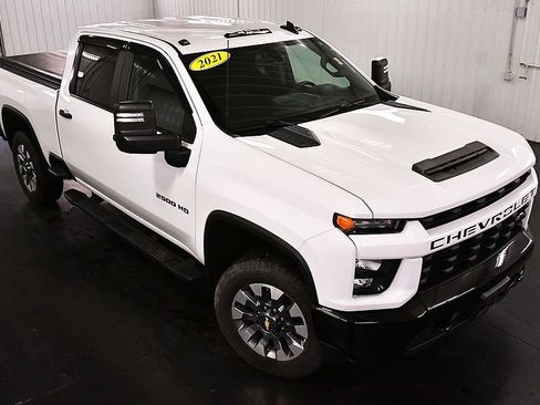 Used 2021 Chevrolet Silverado 2500 Custom w/ Custom Value Package AWD/4WD image 15