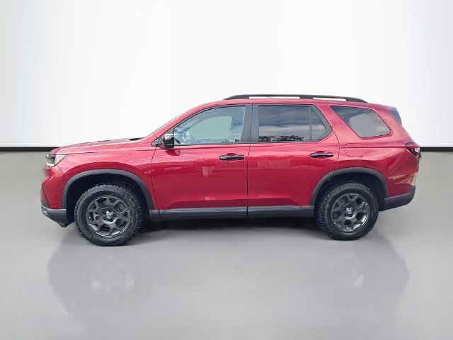 Used 2025 Honda Pilot TrailSport image 4