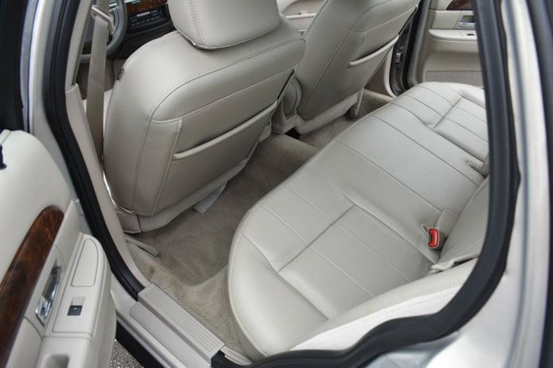 Used 2010 Mercury Grand Marquis LS RWD image 19
