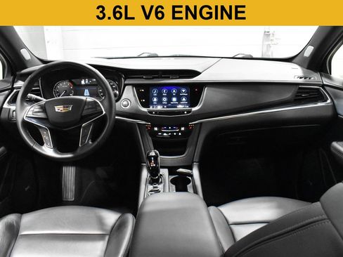 Certified 2025 Cadillac XT5 Premium Luxury image 2