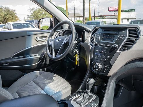 Used 2016 Hyundai Santa Fe SE image 19