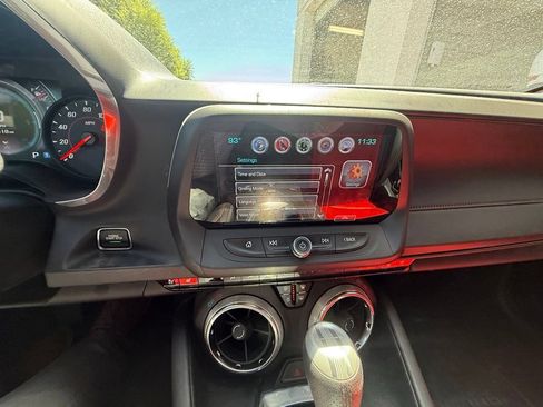 Used 2016 Chevrolet Camaro SS RWD image 13