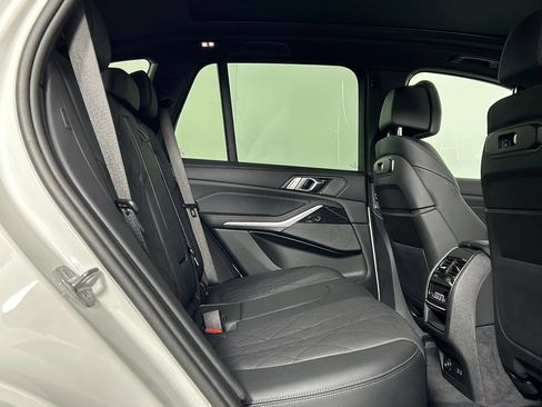 Used 2025 BMW X5 xDrive40i w/ M Sport Package AWD/4WD image 14