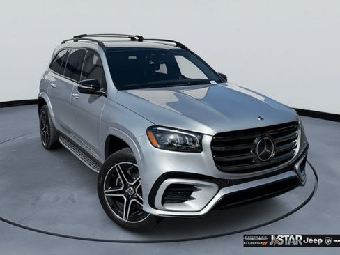 Used 2025 Mercedes-Benz GLS 450 4MATIC w/ AMG Line Exterior image 3