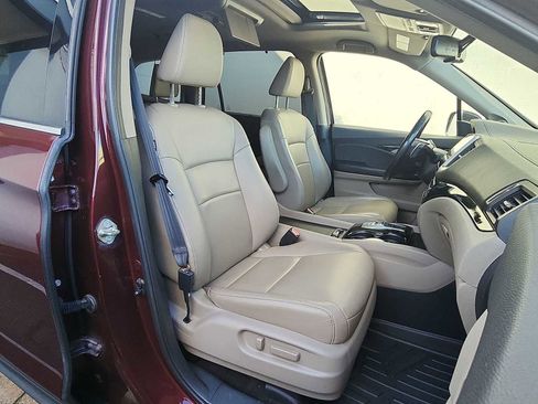 Used 2018 Honda Pilot Touring image 28