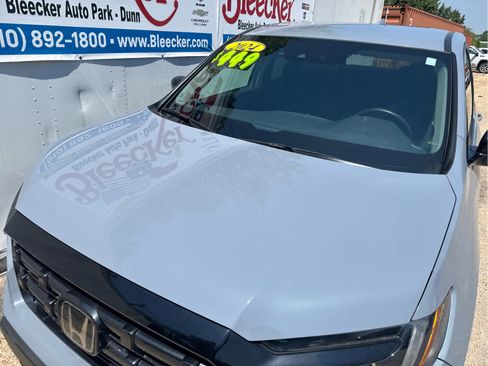 Used 2024 Honda Ridgeline Sport image 11
