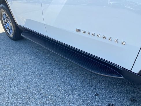 Used 2022 Jeep Wagoneer Series I image 10