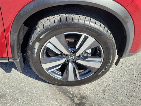 Used 2021 Nissan Rogue SL w/ Premium Package image 9