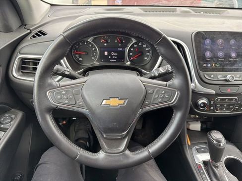 Used 2020 Chevrolet Equinox LT image 18