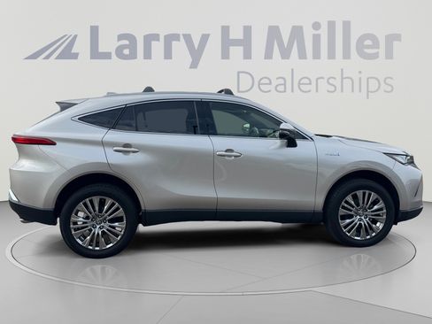 Used 2021 Toyota Venza XLE w/ Softex Package AWD/4WD image 6