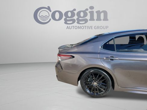 Used 2022 Toyota Camry XSE FWD image 31