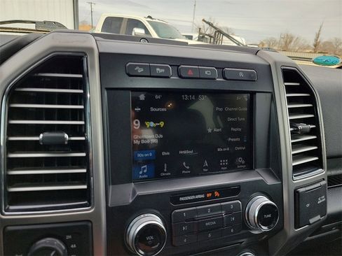 Used 2018 Ford F150 Platinum w/ Equipment Group 701A Luxury image 21