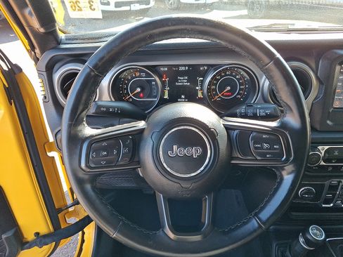 Used 2021 Jeep Wrangler Unlimited Willys image 19