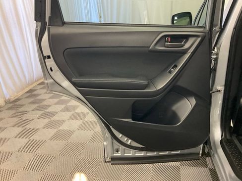 Used 2015 Subaru Forester 2.5i Premium w/ All-Weather Package AWD/4WD image 31