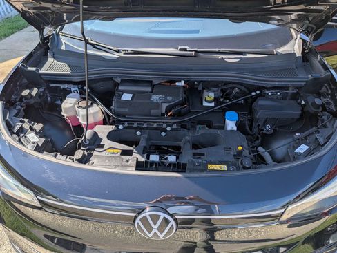Used 2023 Volkswagen ID.4 Pro AWD/4WD image 18