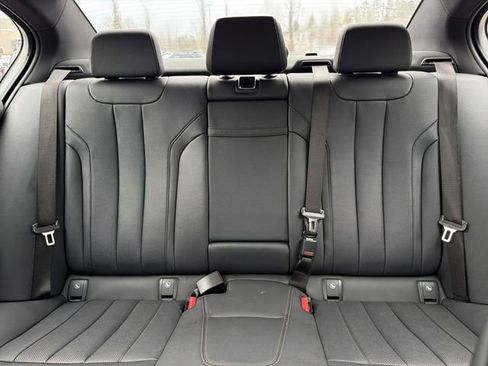 Used 2023 BMW 530e xDrive image 32