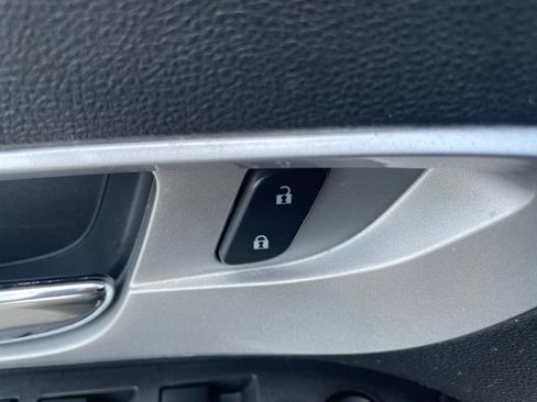 Used 2017 Chevrolet Equinox LT w/ Midnight Edition AWD/4WD image 14