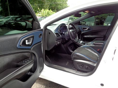 Used 2015 Chrysler 200 S image 15