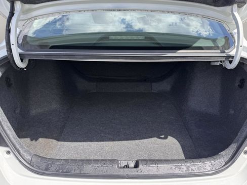 Used 2018 Honda Accord LX image 23