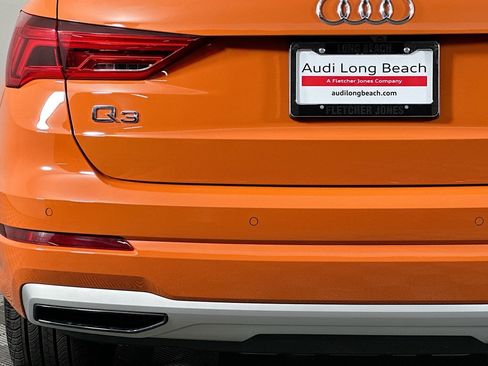 Used 2024 Audi Q3 2.0T Premium w/ Convenience Package AWD/4WD image 17