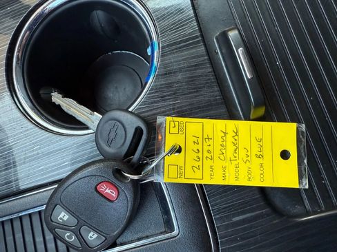 Used 2017 Chevrolet Traverse LT w/ Style and Technology Package image 26