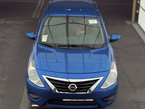 Used 2016 Nissan Versa SV FWD image 2