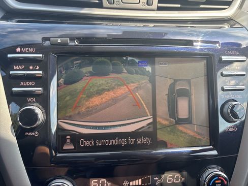 Used 2024 Nissan Murano SL image 17