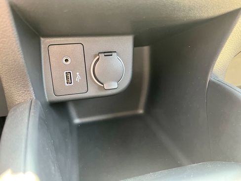 New 2024 Nissan Kicks S image 19