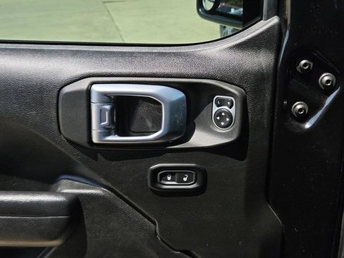 Used 2024 Jeep Gladiator Sport AWD/4WD image 31
