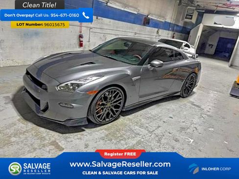 Used 2024 Nissan GT-R Premium w/ Premium Interior Package image 3