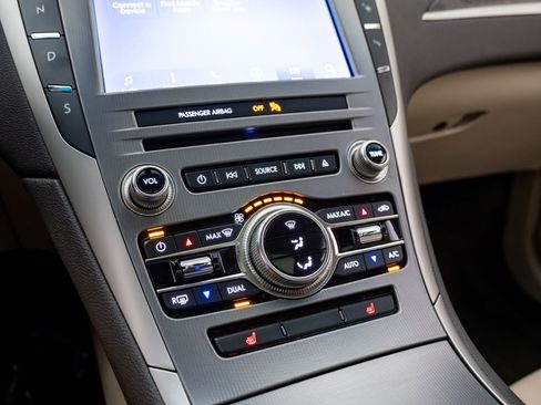 Used 2020 Lincoln MKZ Reserve AWD/4WD image 27