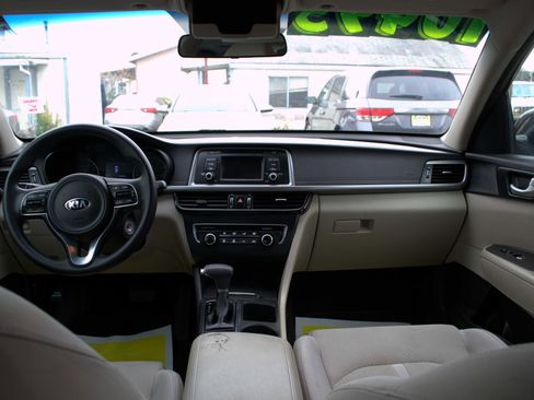 Used 2016 Kia Optima LX image 10