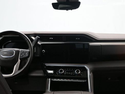 Used 2024 GMC Sierra 2500 Denali w/ Denali Reserve Package image 15