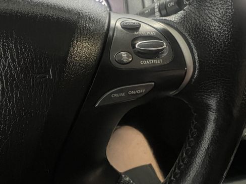 Used 2019 Nissan Pathfinder SL AWD/4WD image 12
