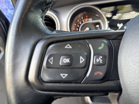 Used 2021 Jeep Gladiator Sport image 19