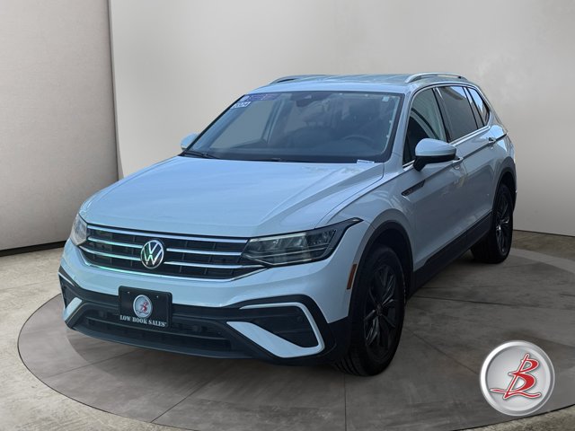 Used 2024 Volkswagen Tiguan SE AWD/4WD image 3