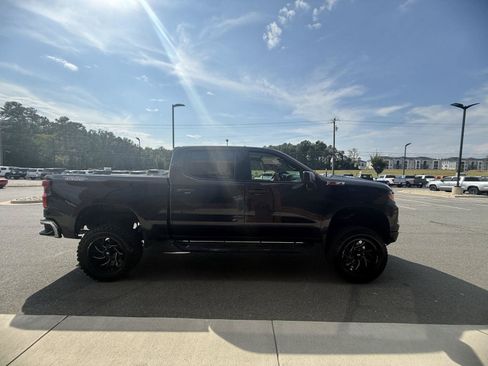 Used 2022 Chevrolet Silverado 1500 Custom Trail Boss AWD/4WD image 29