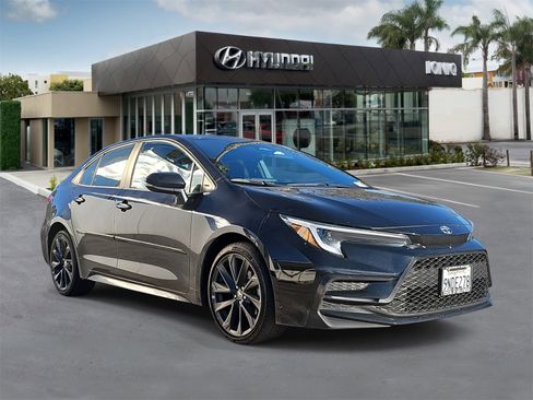 Used 2024 Toyota Corolla SE image 1