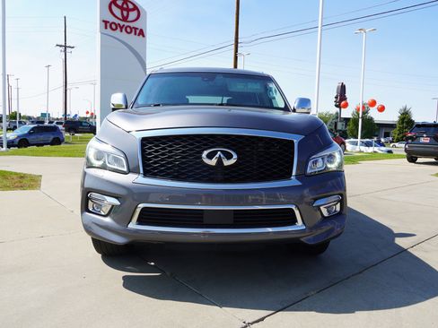 Used 2016 INFINITI QX80 4WD w/ Deluxe Technology Package image 3
